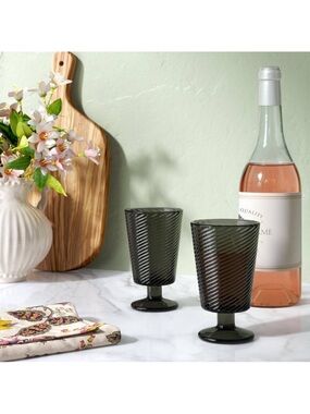 8.1 fl oz Swirl Restful Wine Glass Green - Threshold set of 2